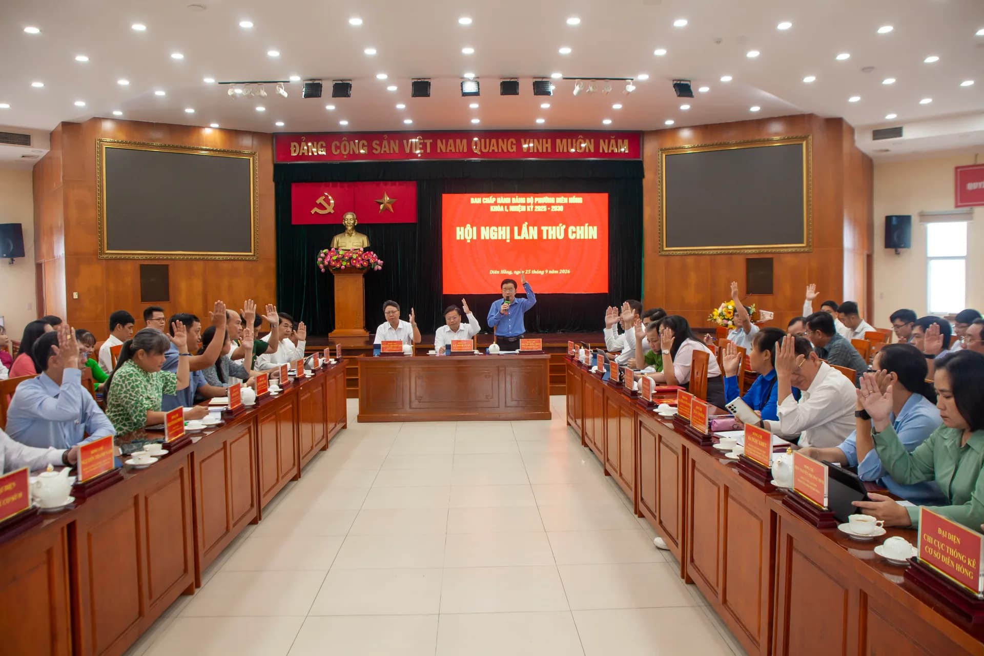 TẬP TRUNG HOÀN THÀNH CÁC CHỈ TIÊU TRONG 3 THÁNG CUỐI NĂM