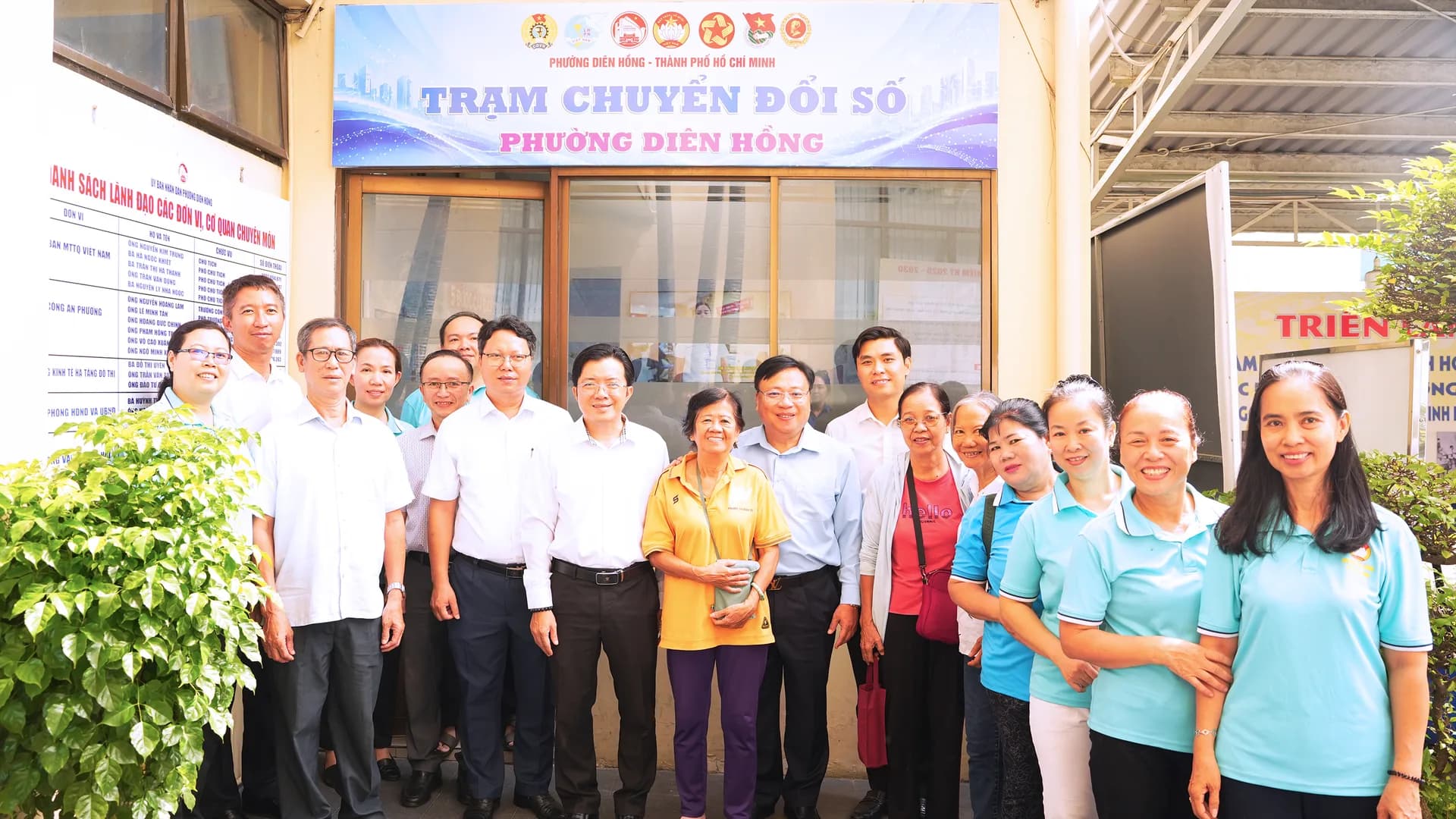 PHƯỜNG DIÊN HỒNG RA MẮT TRẠM CHUYỂN ĐỔI SỐ: ĐƯA CÔNG NGHỆ ĐẾN GẦN NGƯỜI DÂN
