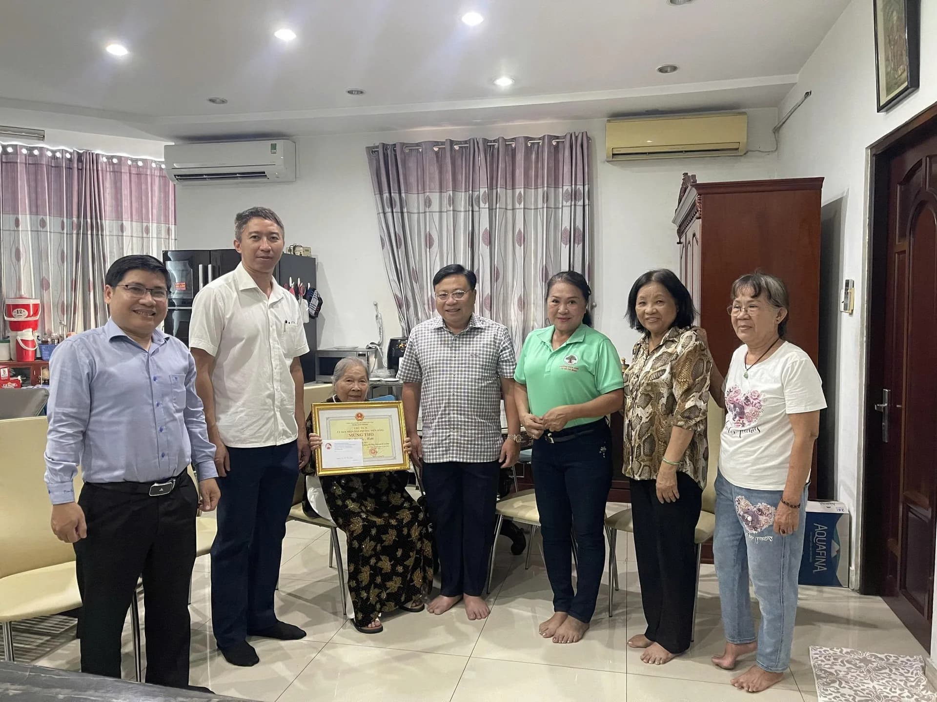 ẤM ÁP LỜI CHÚC THỌ CÁC CỤ TRÒN 95 VÀ TRÊN 100 TUỔI