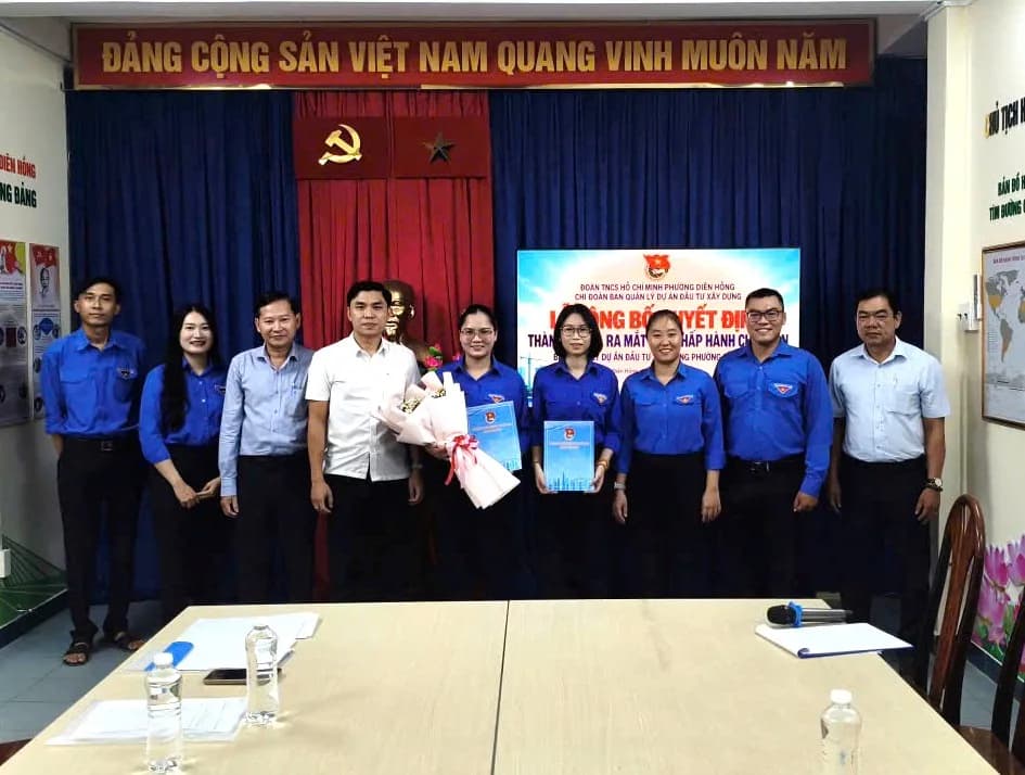 RA MẮT CHI ĐOÀN BAN QUẢN LÝ DỰ ÁN ĐẦU TƯ XÂY DỰNG PHƯỜNG DIÊN HỒNG