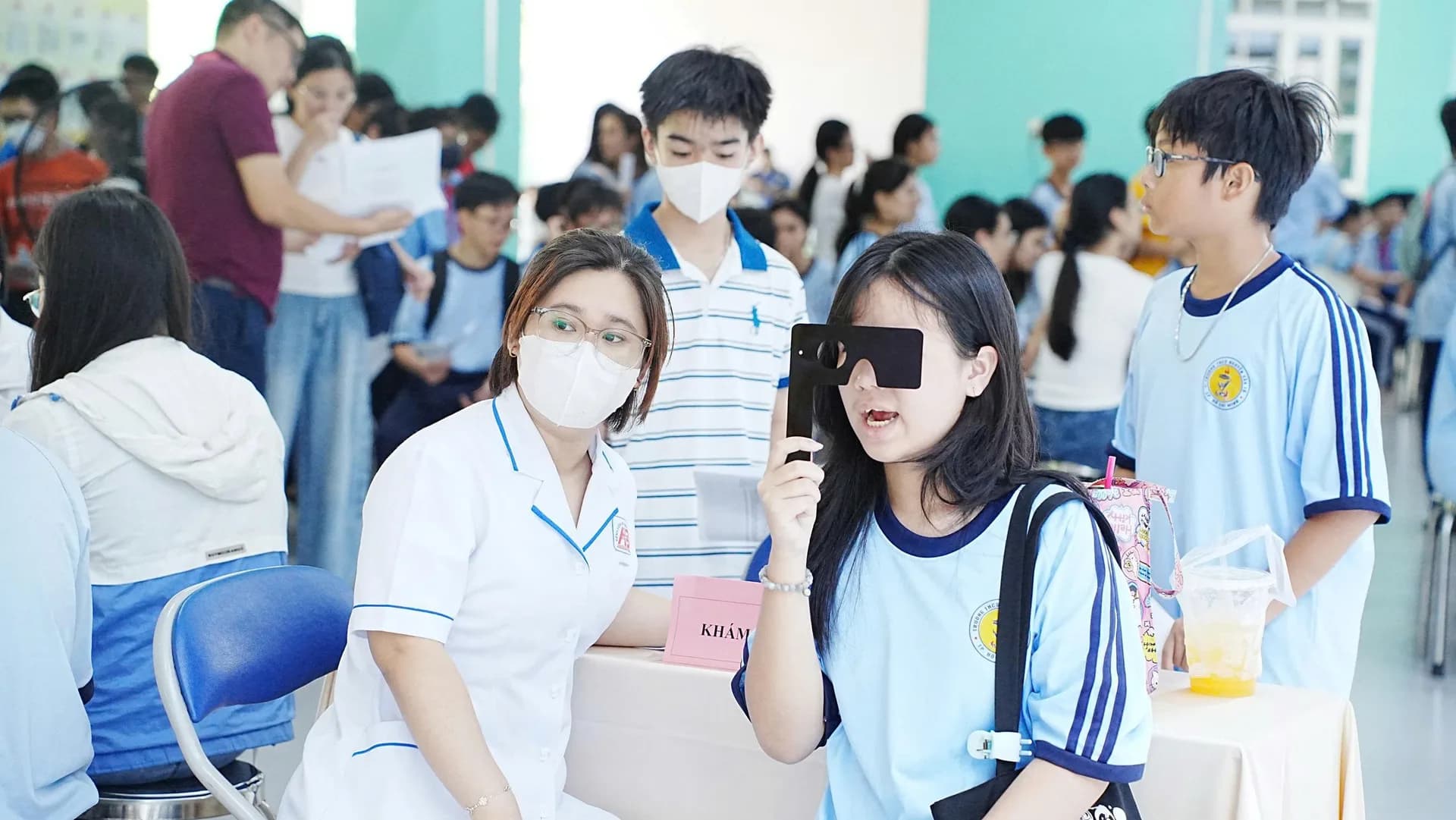 KHÁM SỨC KHỎE TOÀN DÂN: HỌC SINH TRƯỜNG NGUYỄN VĂN TỐ BƯỚC VÀO ĐỢT KHÁM SỨC KHỎE ĐỊNH KỲ