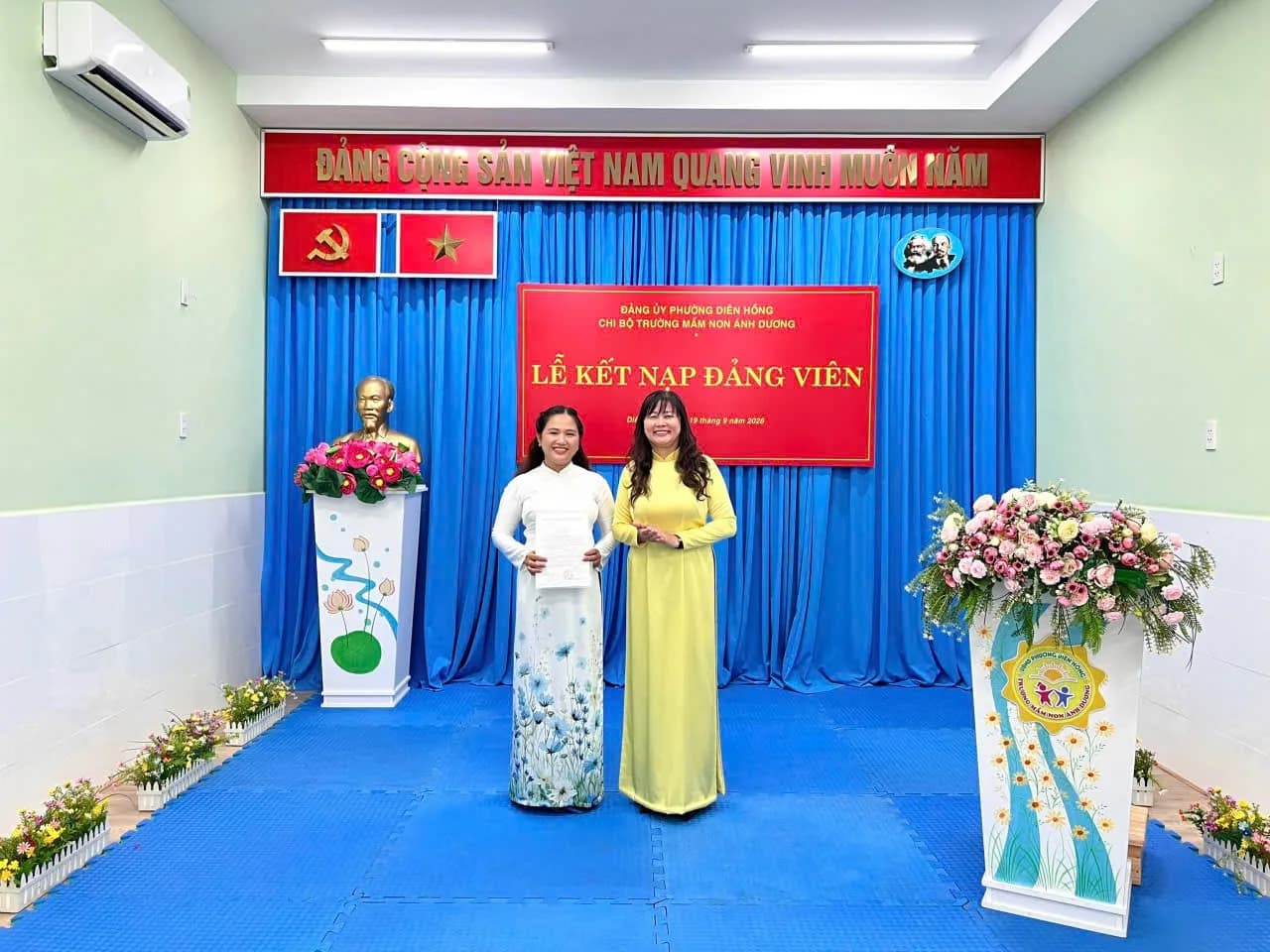 CHI BỘ TRƯỜNG MẦM NON ÁNH DƯƠNG KẾT NẠP ĐẢNG VIÊN MỚI