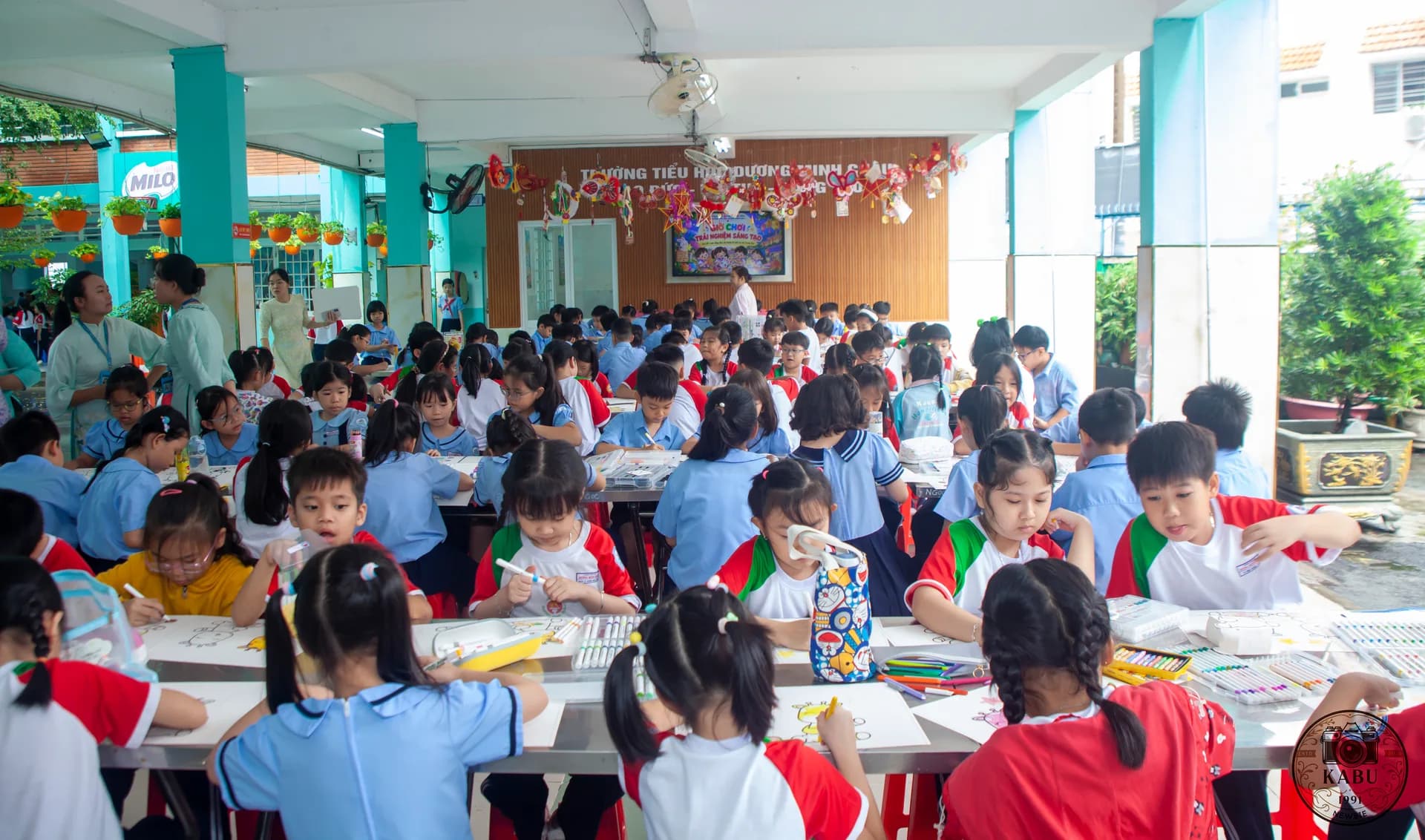 CHÙM ẢNH: SẮC MÀU TRUNG THU TẠI TRƯỜNG TIỂU HỌC DƯƠNG MINH CHÂU