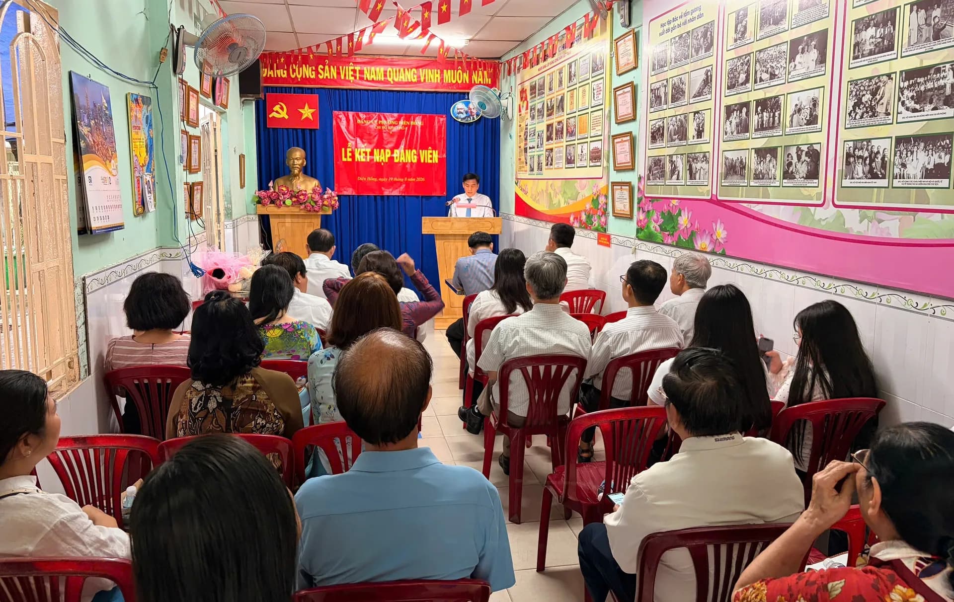 CHI BỘ KHU PHỐ 3 KẾT NẠP ĐẢNG VIÊN MỚI