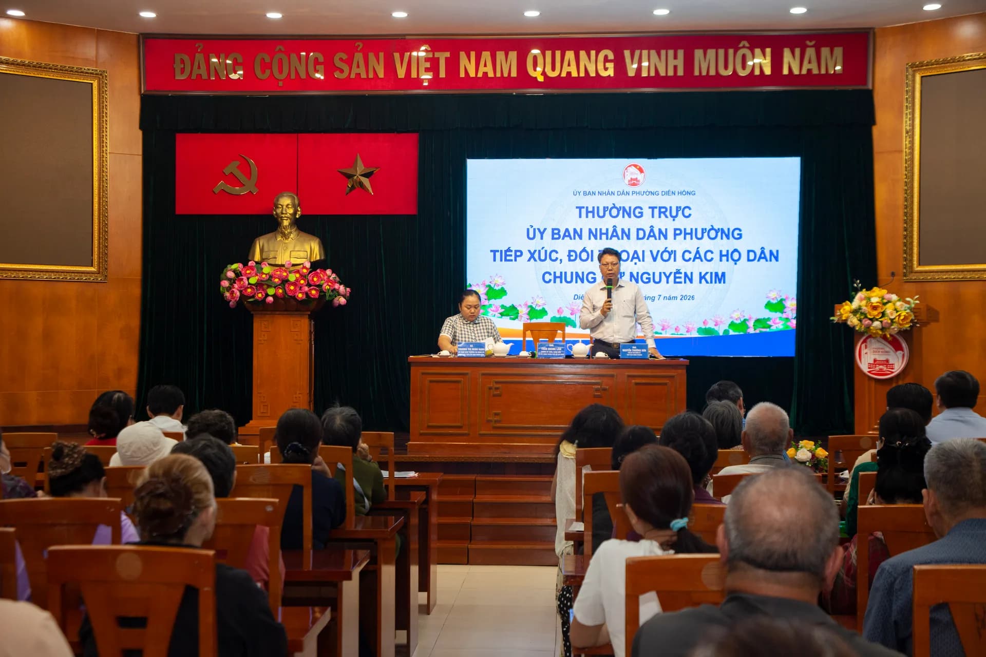 ĐỐI THOẠI VỚI NGƯỜI DÂN VỀ CÔNG TÁC TÁI ĐỊNH CƯ TẠI CHUNG CƯ NGUYỄN KIM
