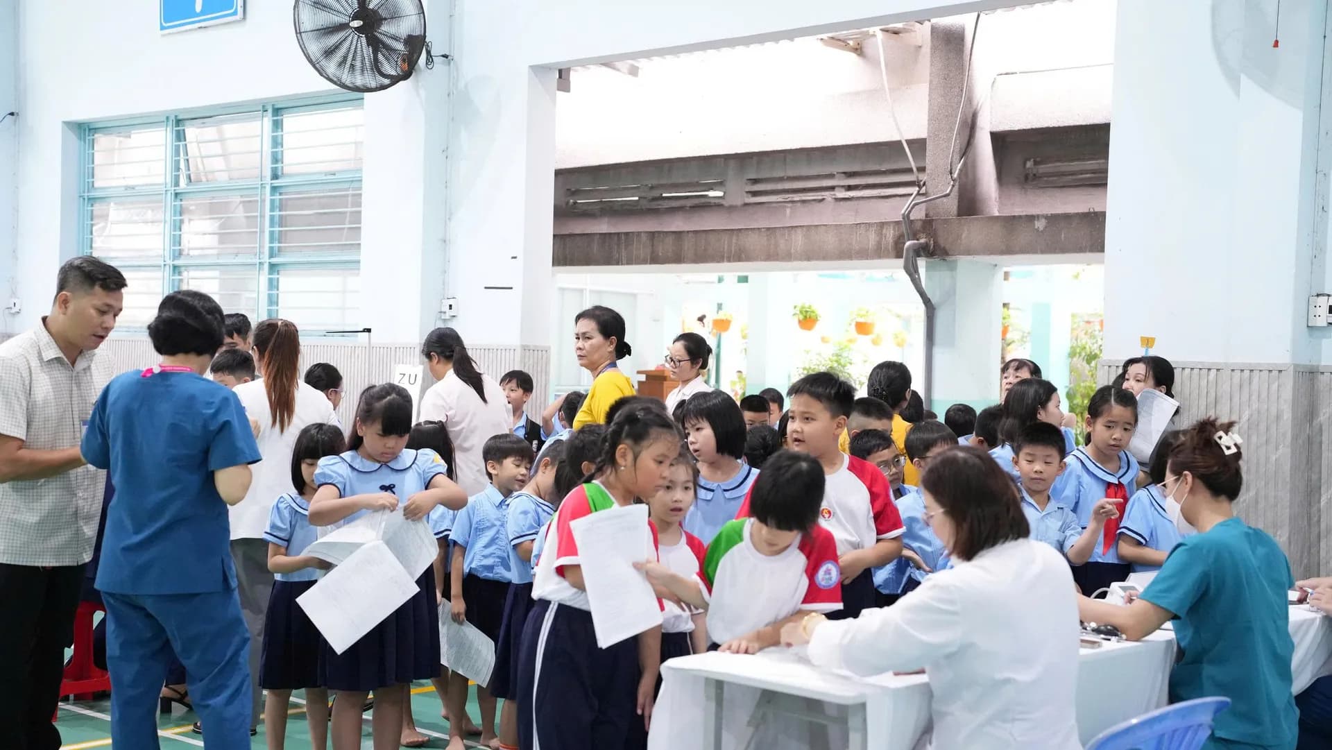SÁNG 10/9, KHÁM SỨC KHỎE HỌC SINH TẠI 3 ĐIỂM TRƯỜNG