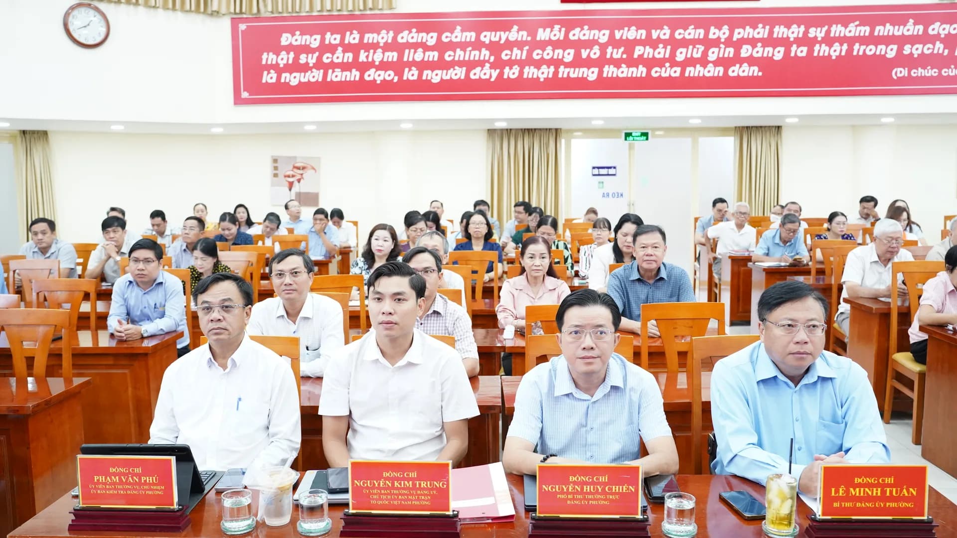 PHƯỜNG DIÊN HỒNG QUÁN TRIỆT NGHỊ QUYẾT HỘI NGHỊ TRUNG ƯƠNG 3 KHÓA XIV