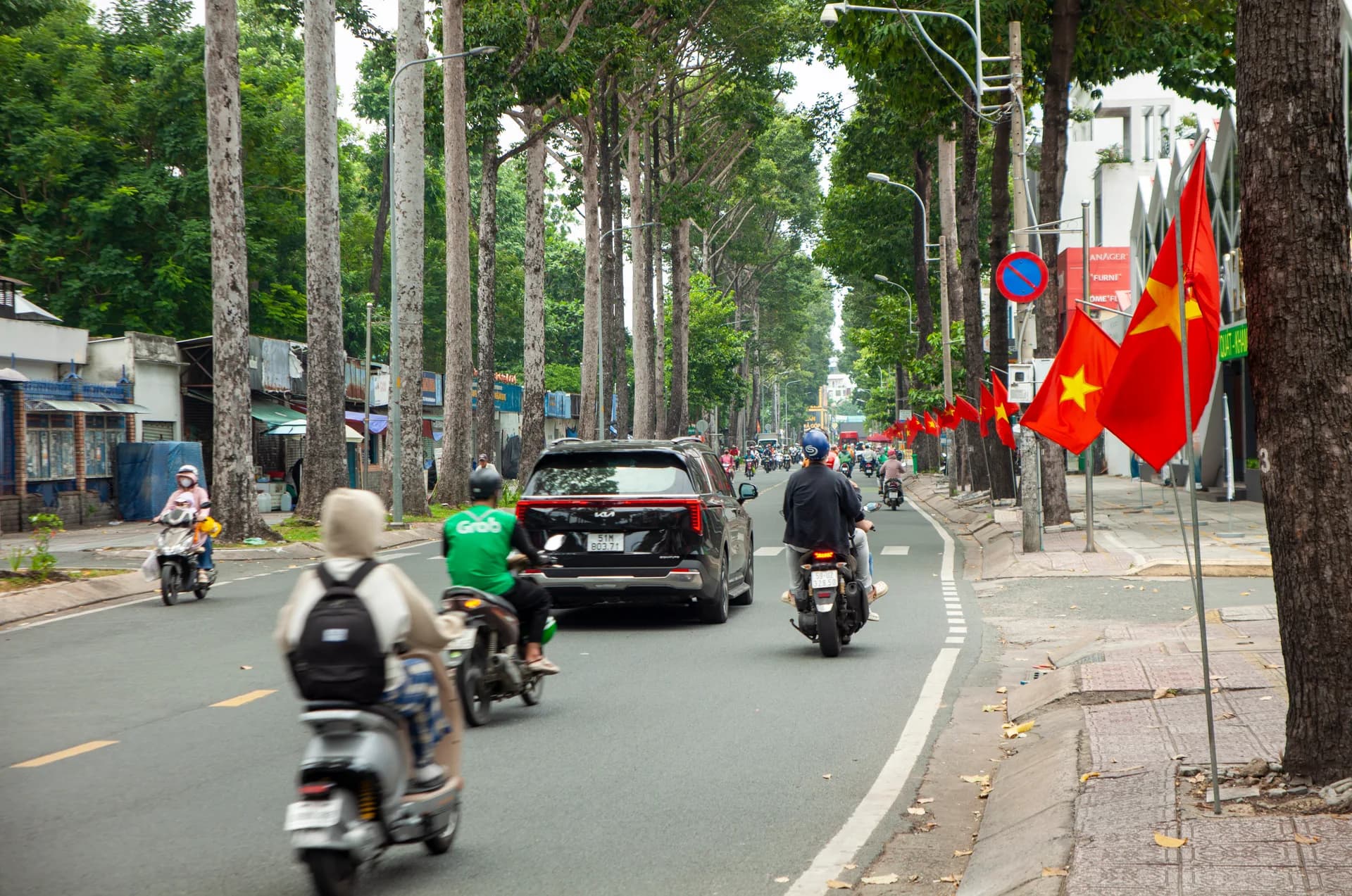 CHÙM ẢNH: PHƯỜNG DIÊN HỒNG RỰC RỠ SẮC CỜ CHÀO MỪNG QUỐC KHÁNH 2/9