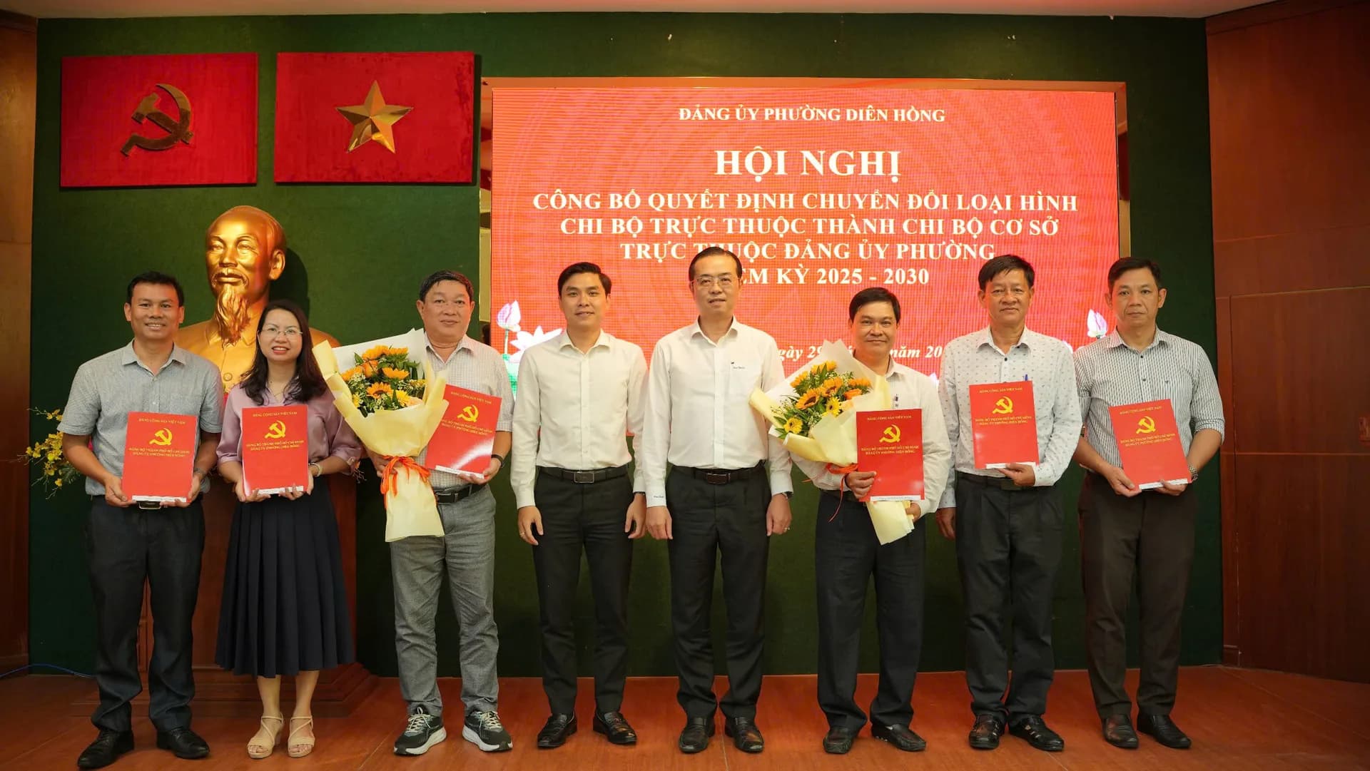 NÂNG CAO NĂNG LỰC LÃNH ĐẠO TỪ CƠ SỞ: ĐẢNG ỦY PHƯỜNG DIÊN HỒNG CHUYỂN ĐỔI 15 CHI BỘ TRỰC THUỘC