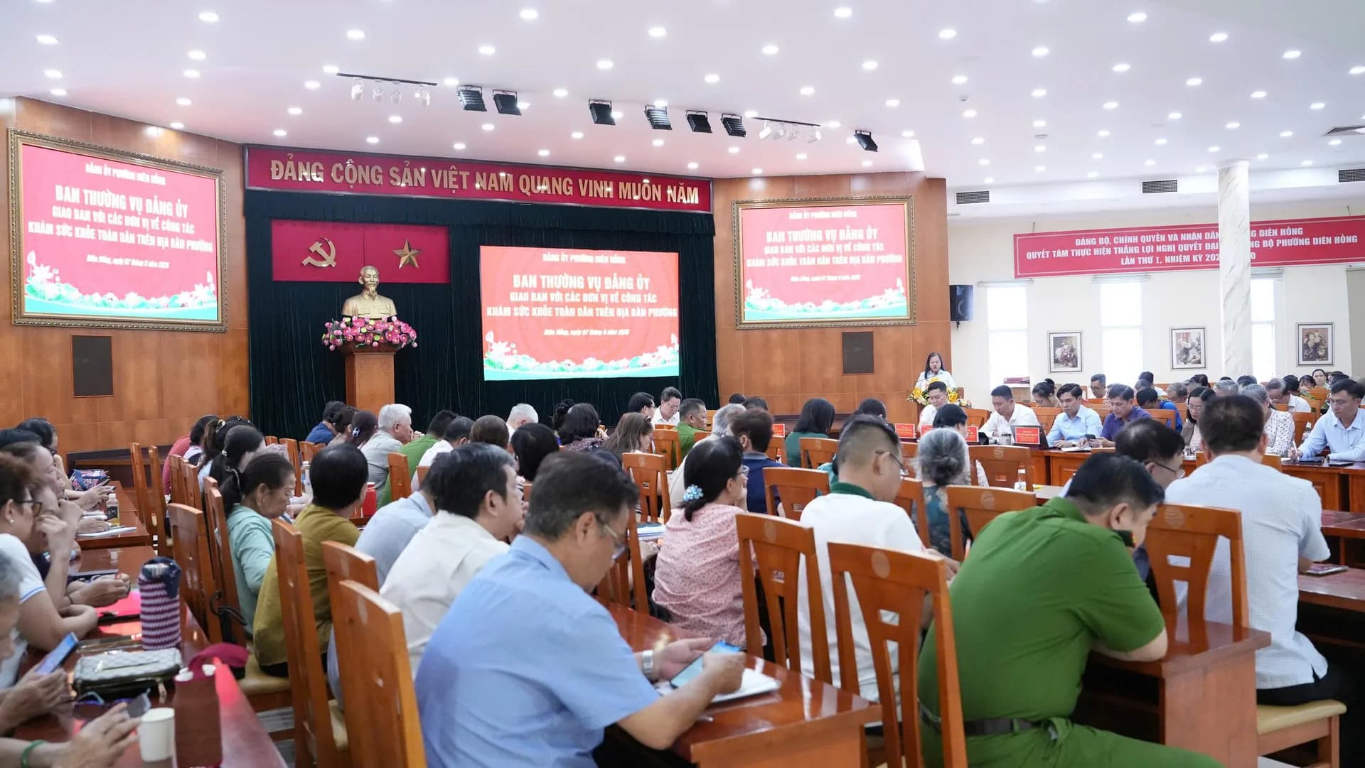 PHƯỜNG DIÊN HỒNG THÁO GỠ ĐIỂM NGHẼN, TĂNG TỐC KHÁM SỨC KHỎE TOÀN DÂN