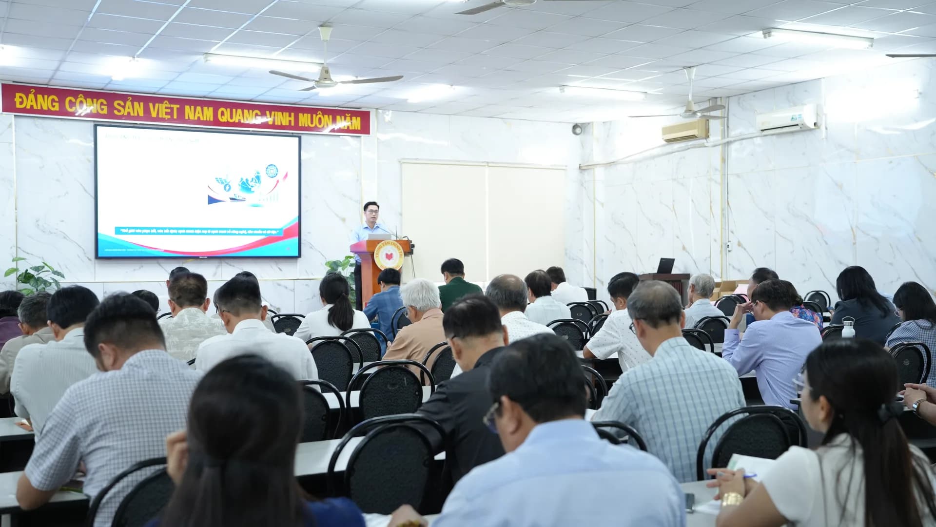 PHƯỜNG DIÊN HỒNG THÔNG TIN THỜI SỰ QUÝ III KẾT HỢP TẬP HUẤN, BỒI DƯỠNG CÔNG TÁC TUYÊN GIÁO VÀ DÂN VẬN